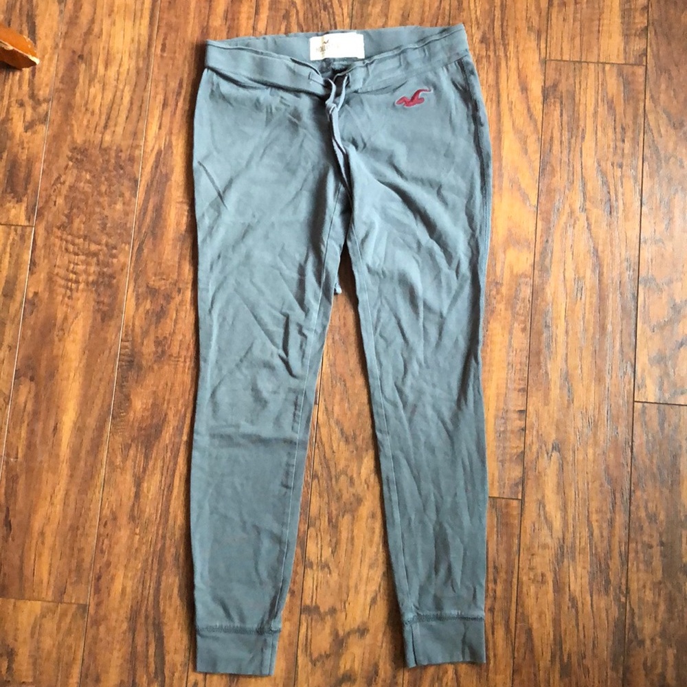 Hollister joggers size S